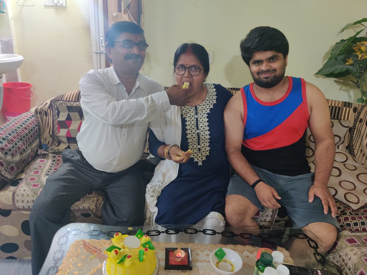 Ashish_with_Family_(1).jpg